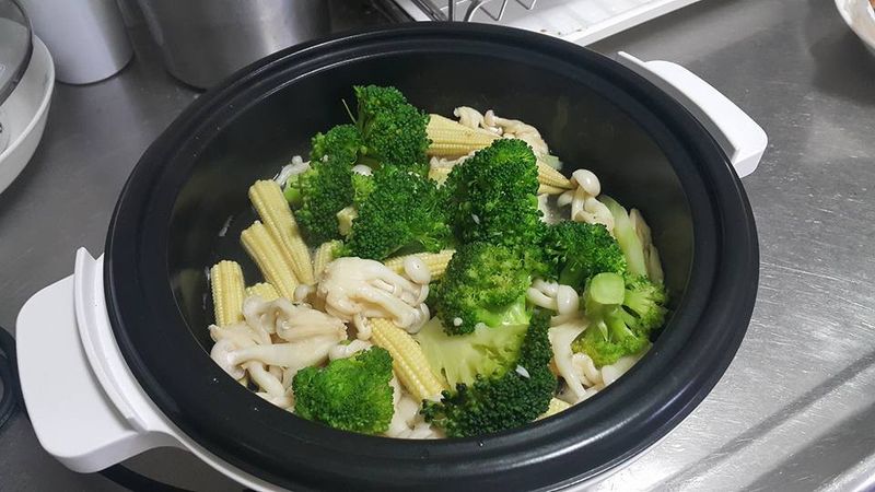 塔吉鍋的一餐 乾煎雞腿排