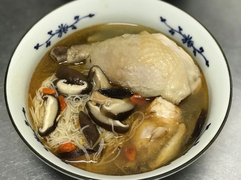 麻油雞麵線