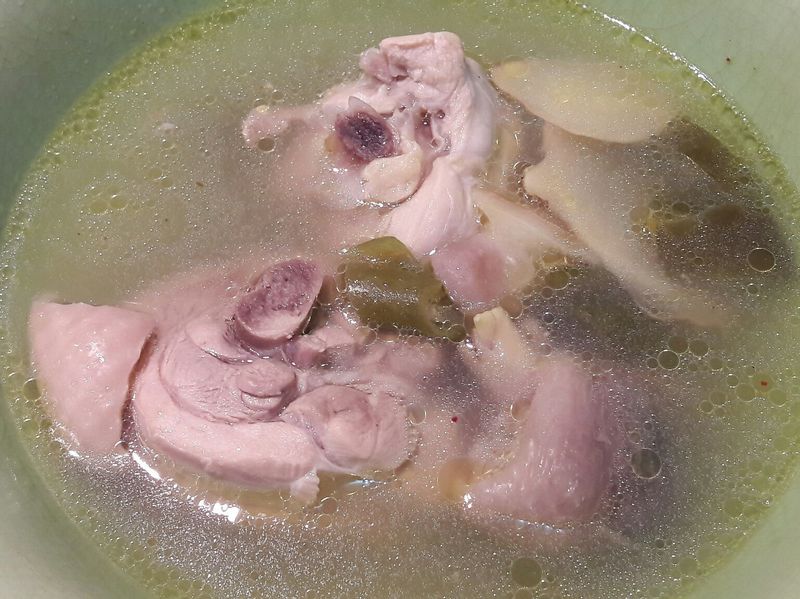 超簡單剝皮辣椒雞湯 快速餐廳雞湯