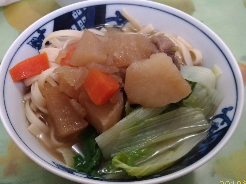 蘿蔔馬鈴薯牛腩湯