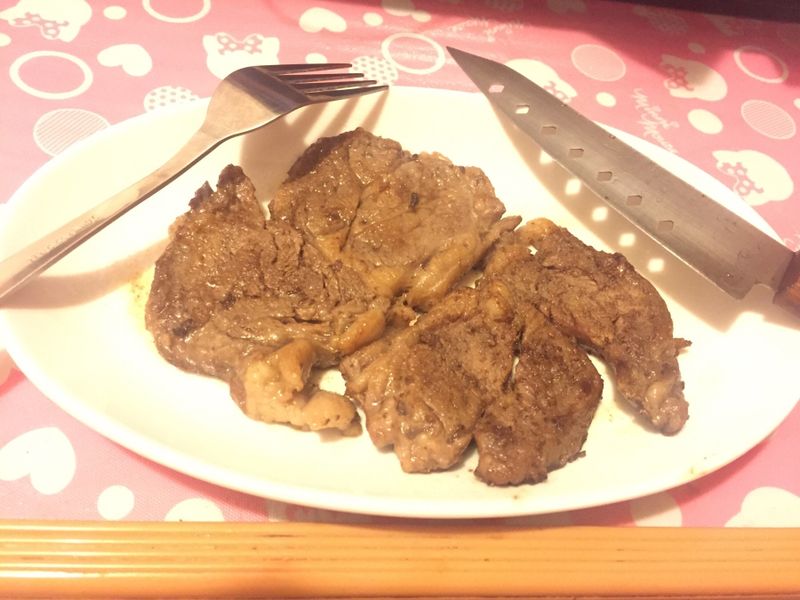 在家也能煎出鮮嫩牛排(๑•̀ㅂ•́)و✧