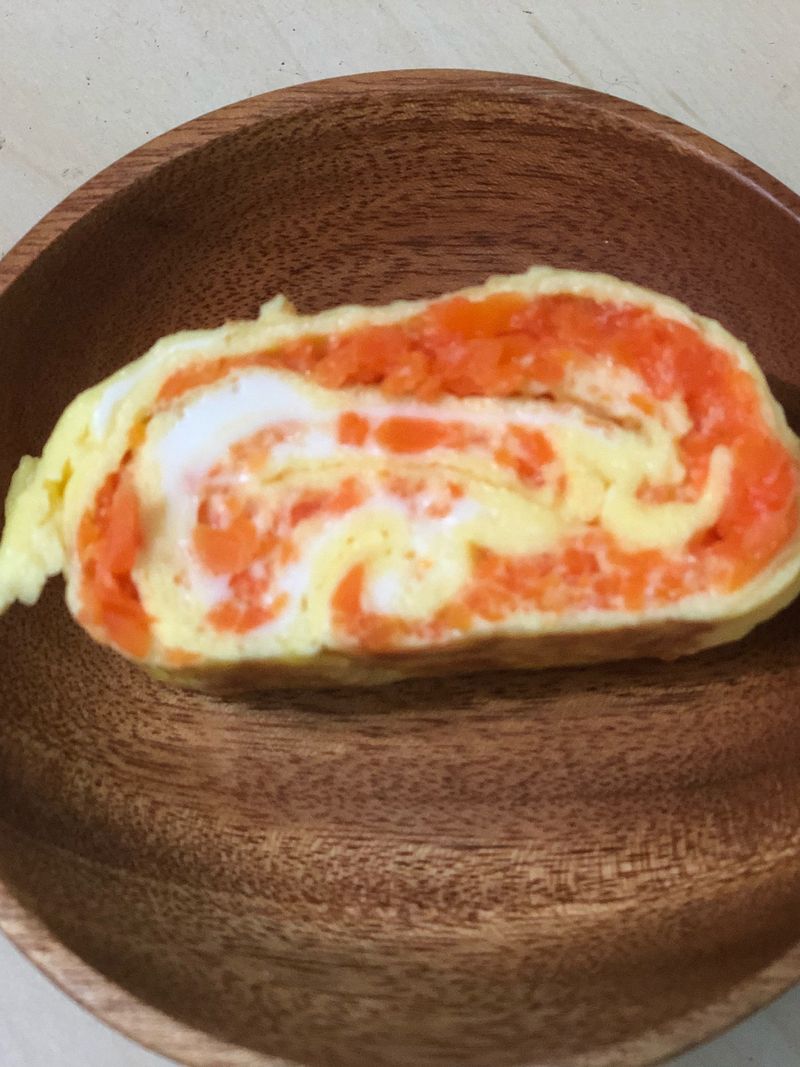 （寶寶食堂）平底鍋。紅蘿蔔玉子燒