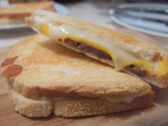 『Take a bread!創意三明治、麵包早餐』~牛肉帕尼尼