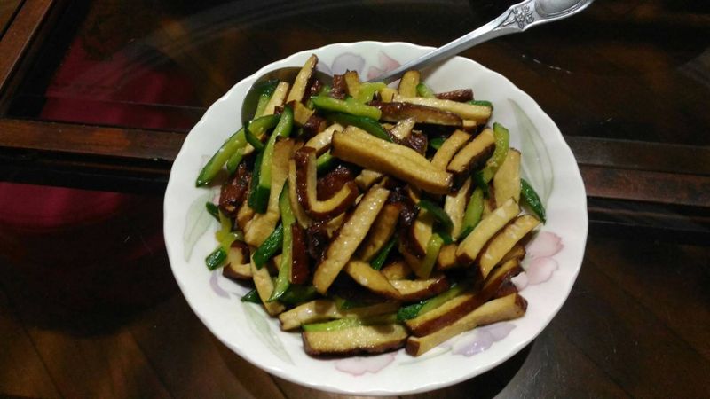 小黃瓜炒五香豆干