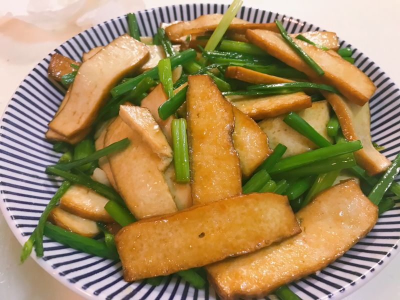 韭菜花炒豆乾