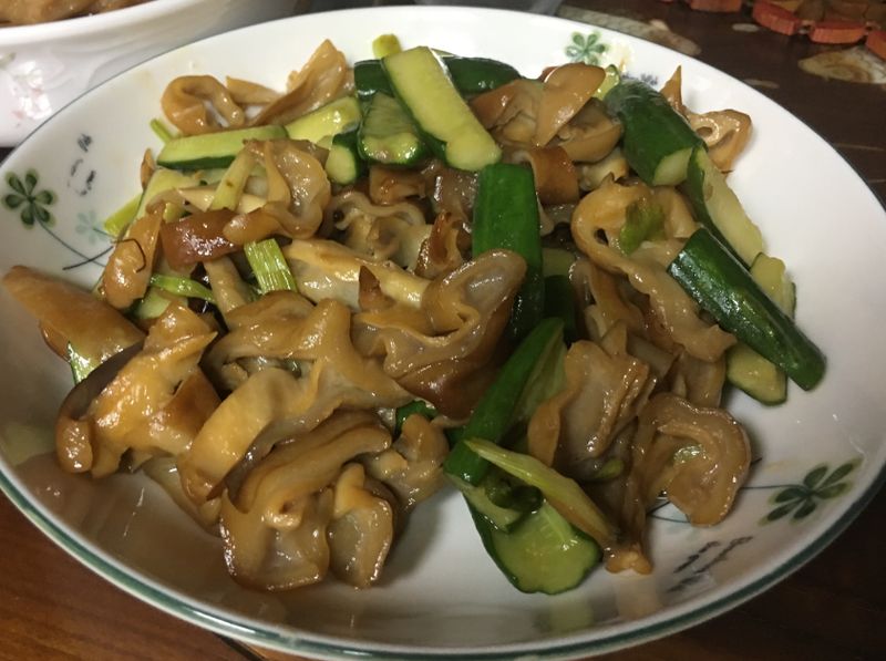 小黃瓜炒鯊魚煙