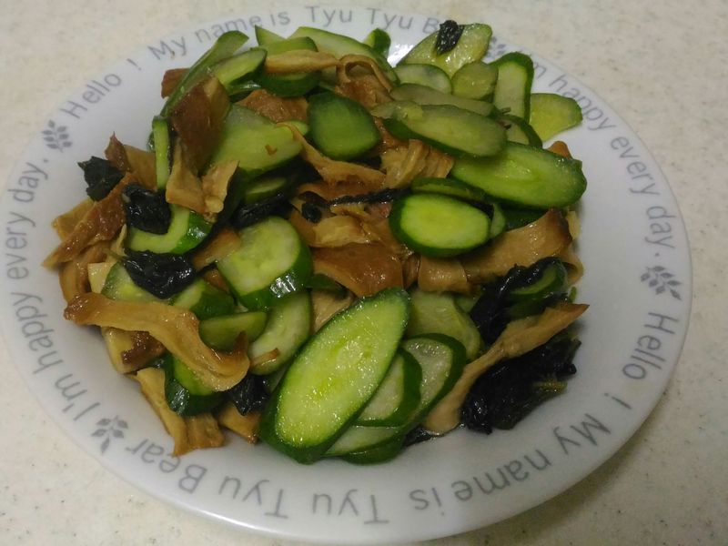 小黃瓜炒素肉片