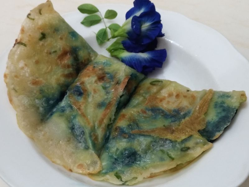 蝶豆花蛋餅