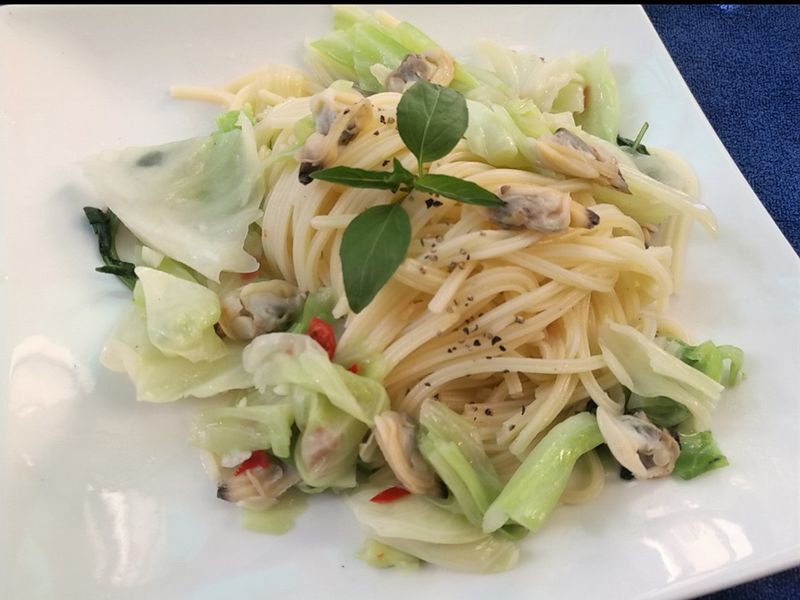 蛤蜊炒時蔬義大利麵