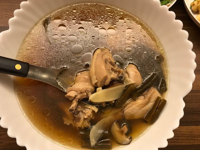 剝皮辣椒雞湯