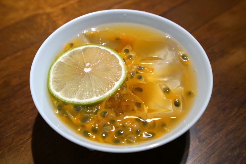 百香果檸檬愛玉。酸甜冰涼好滋味!