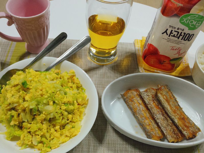 煎白帶魚+高麗菜炒蛋