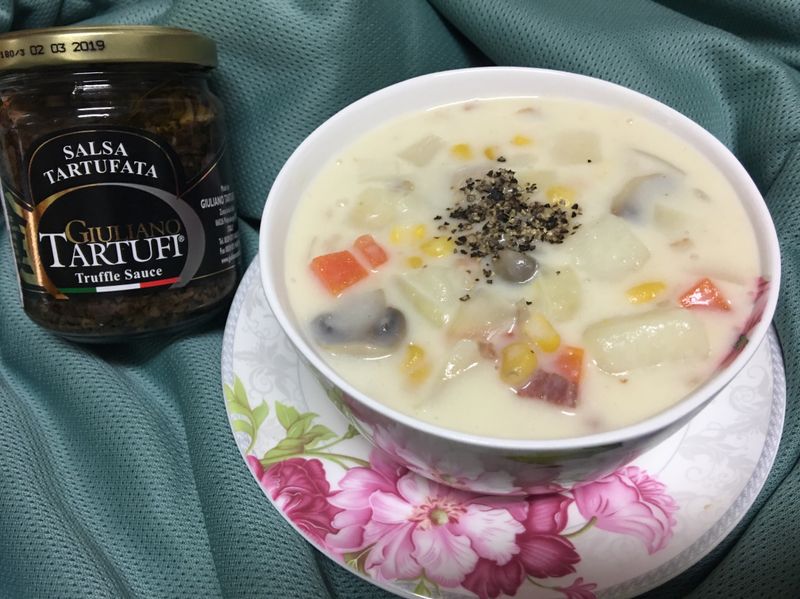 雞肉洋菇玉米濃湯~也可變換成海鮮濃湯