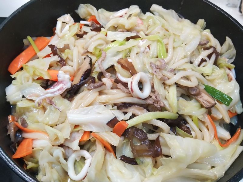 炒海鮮烏龍麵