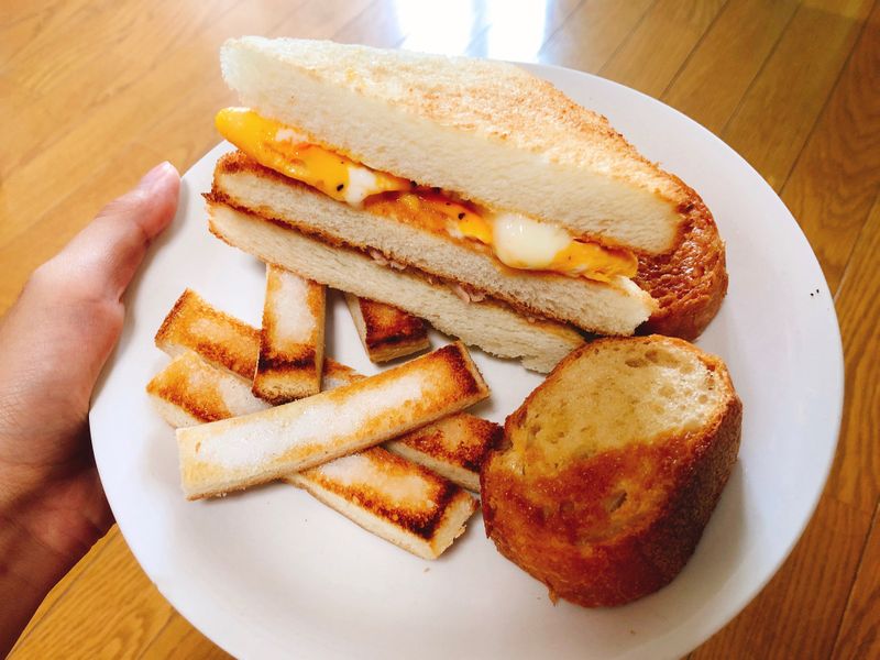 吐司大作戰//鮪魚蛋吐司+吐司邊