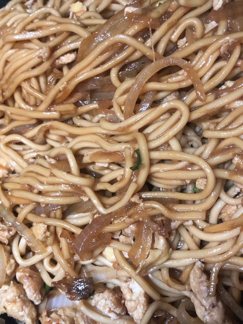 洋蔥蛋炒麵