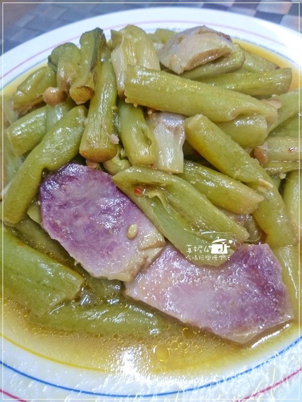 豆醬燒芋梗,10分鐘上菜