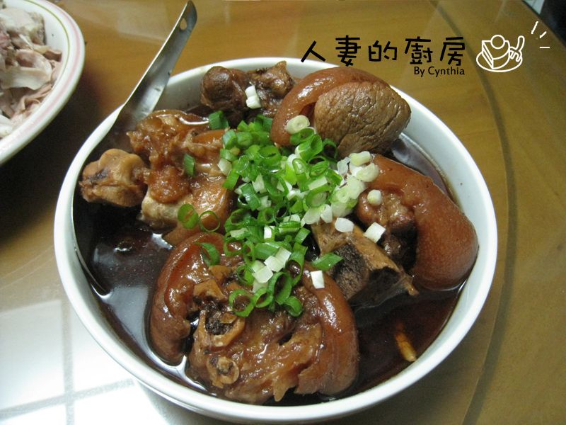 可樂魯豬腳