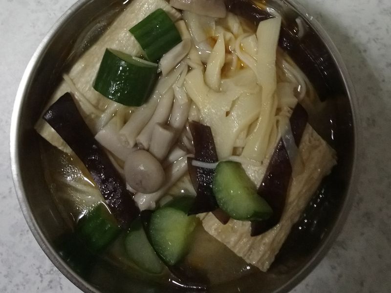 鴻雁湯麵