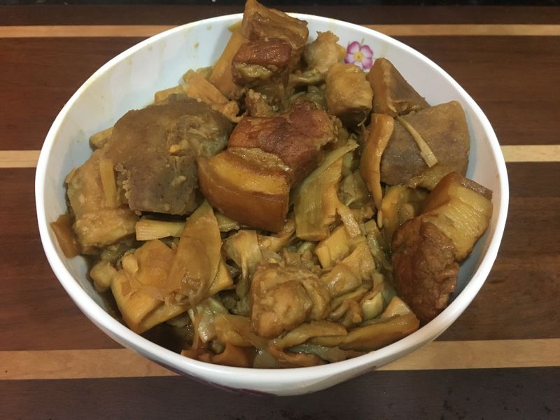 筍乾芋頭控肉