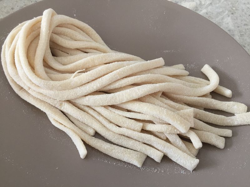 手擀刀切烏龍麵