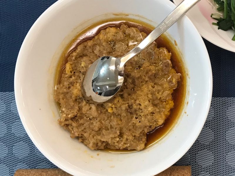 熟鹹蛋肉餅
