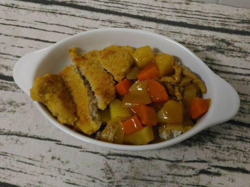 卡拉雞腿排咖哩飯