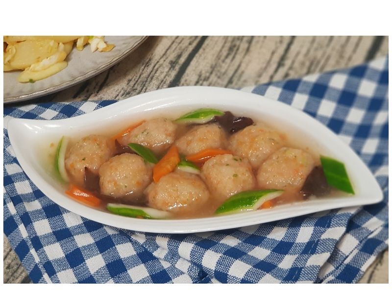 彩蔬燴蝦球