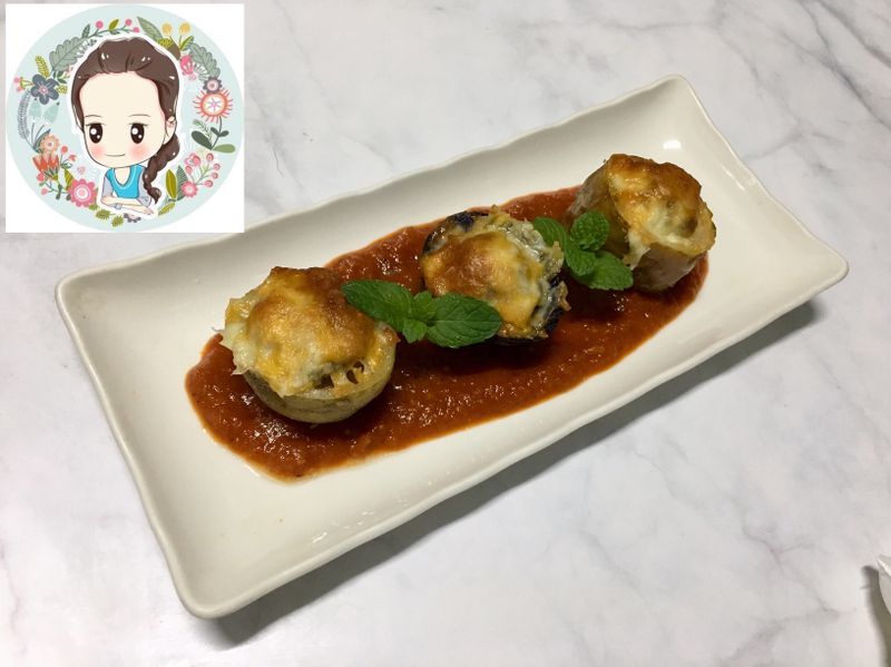 焗烤三色馬鈴薯鑲牛肉佐紅醬