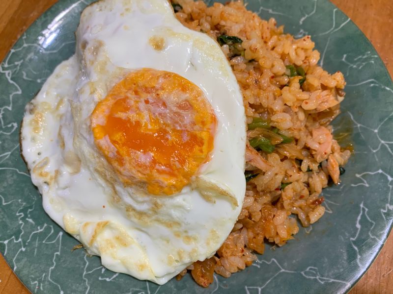 鮪魚泡菜炒飯