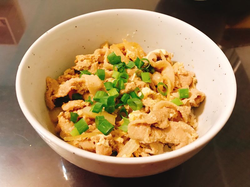 燒肉丼飯(最簡單的10分鐘料理)
