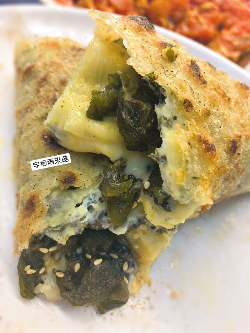 雨來菇起司蛋餅😍滿滿起司~