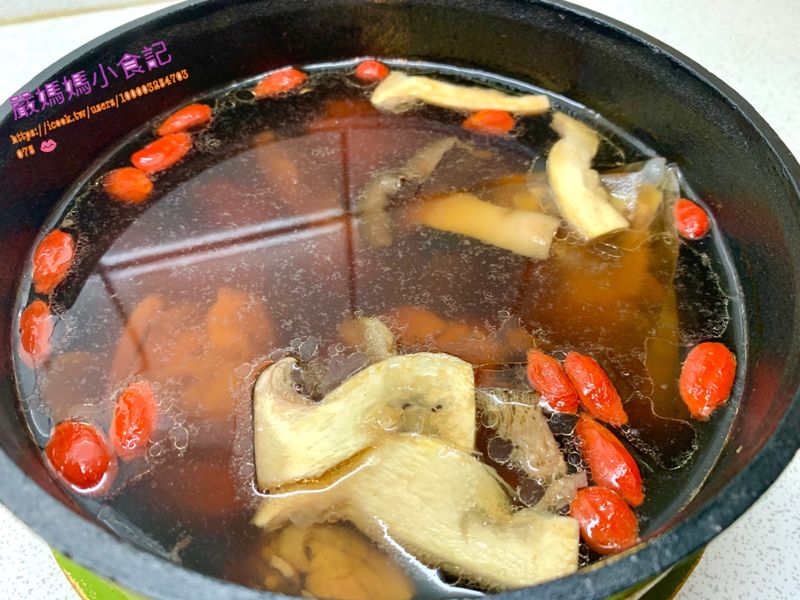黑蒜頭雞湯
