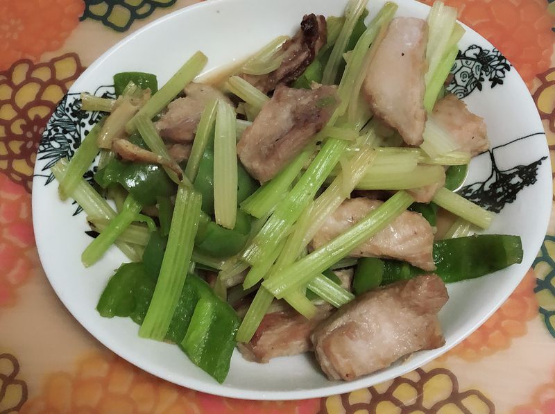 蔬食炒松板