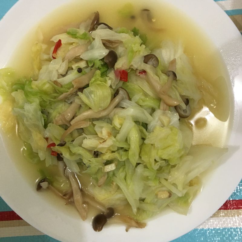 清炒高麗菜菇