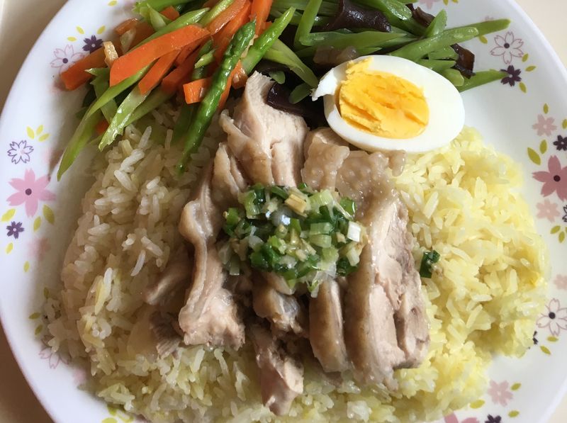 薑黃雞腿飯