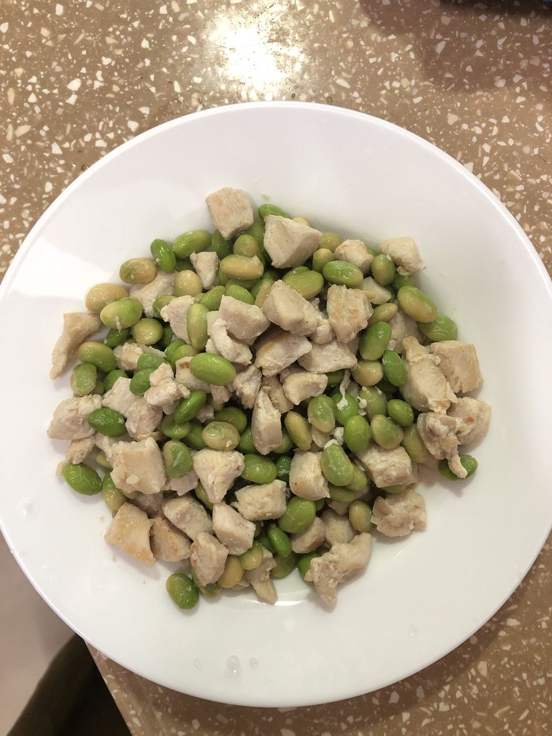 毛豆鬧雞
