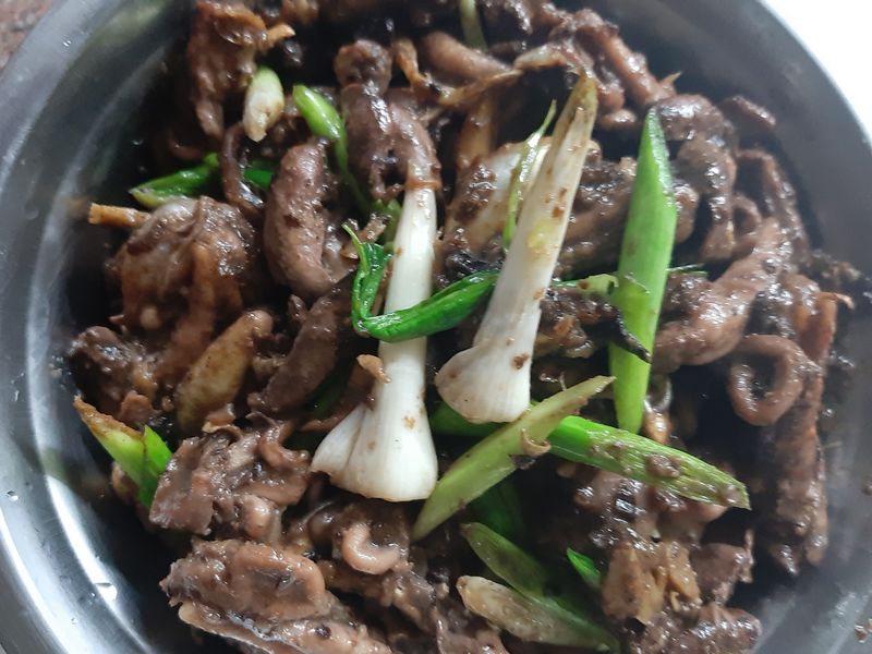 麻油蒜苗魚腸