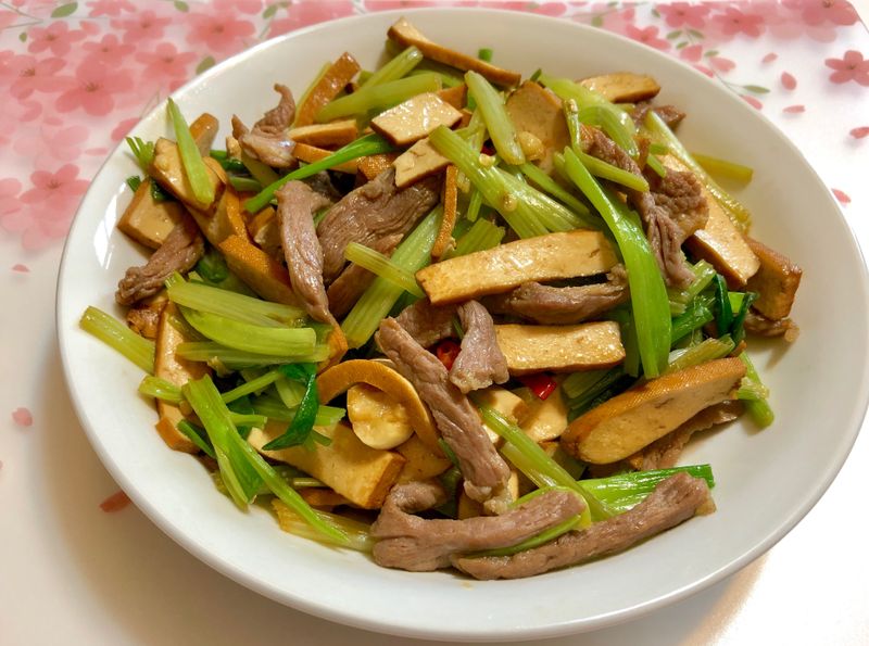 芹菜豬肉辣炒豆乾