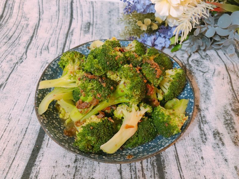 家常料理-花椰菜佐紅蔥醬