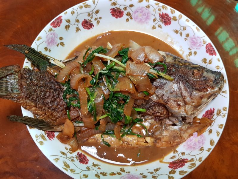 蔥燒吳郭魚