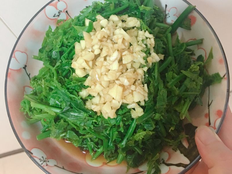 涼拌蒜味過貓