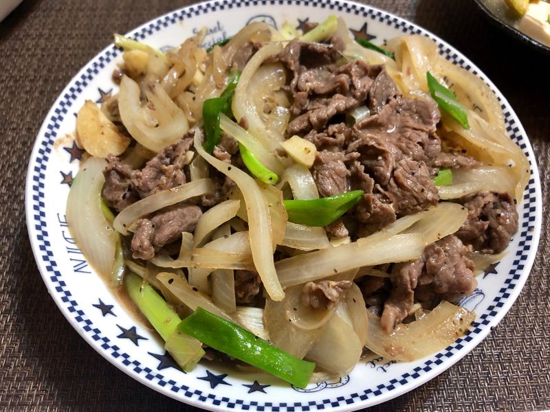 黑胡椒牛肉炒洋蔥