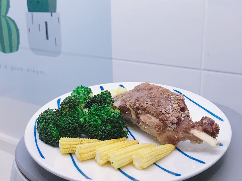 氣炸豬腿排