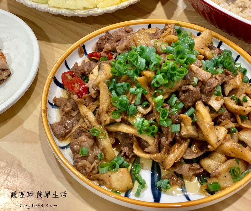 快速料理!三星蔥安格斯牛五花炒杏鮑菇