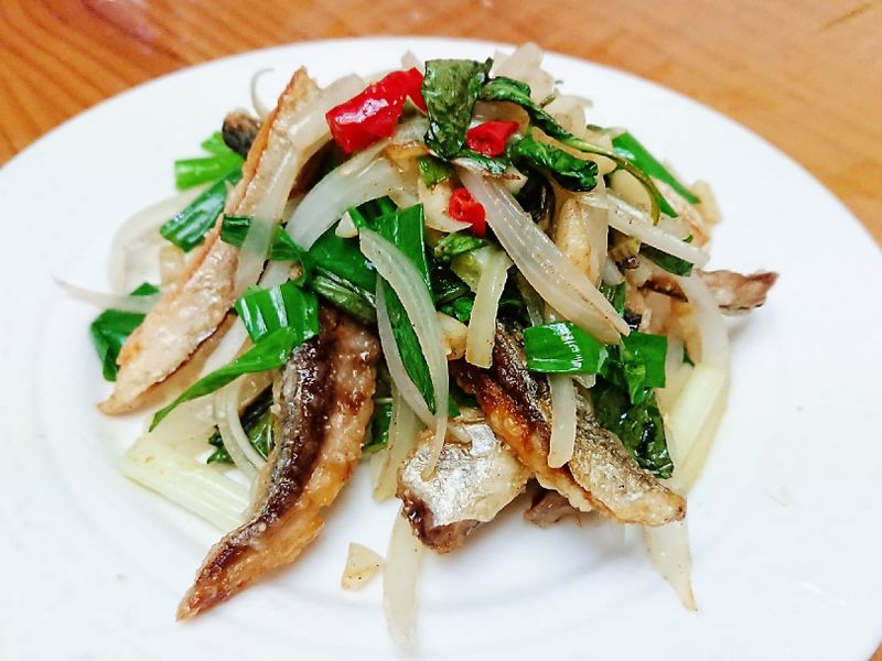塔香洋蔥炒鹹魚