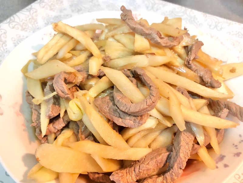 牛肉炒茭白筍