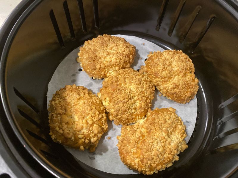 手揉系列~氣炸香酥鮮奶油麵包