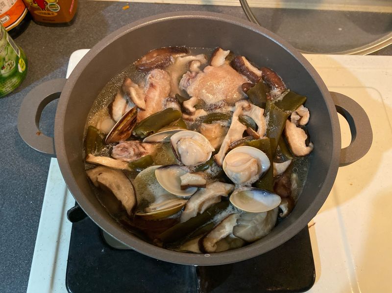 剝皮辣椒雞湯