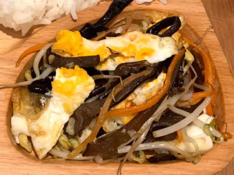 【家常食譜】三絲混蛋（紅蘿蔔黑木耳豆芽）